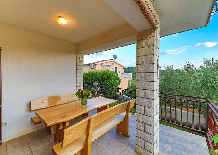 House Rafaeli بيت للعطل Vrsine