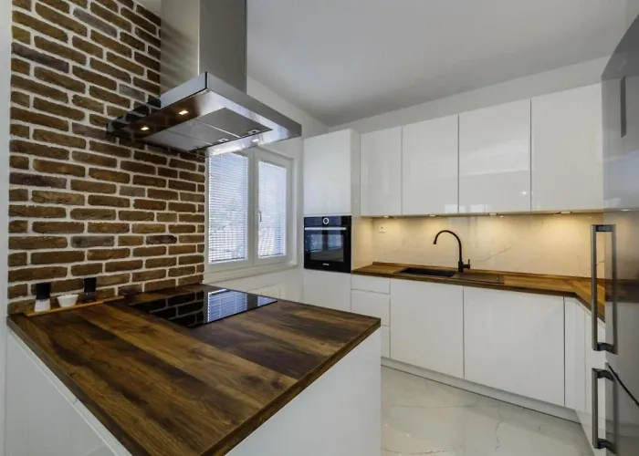 House Rafaeli Vrsine
