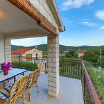House Rafaeli * Vrsine
