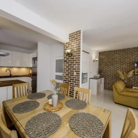 House Rafaeli * Vrsine