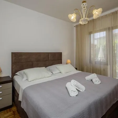 House Rafaeli Feriehus Vrsine