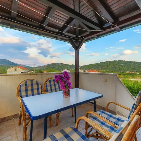 House Rafaeli Semesterbostad Vrsine