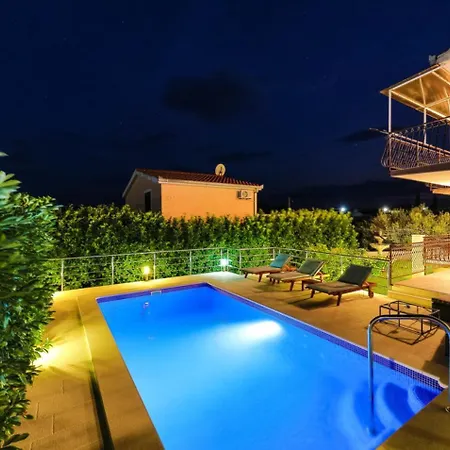 House Rafaeli Semesterbostad Vrsine